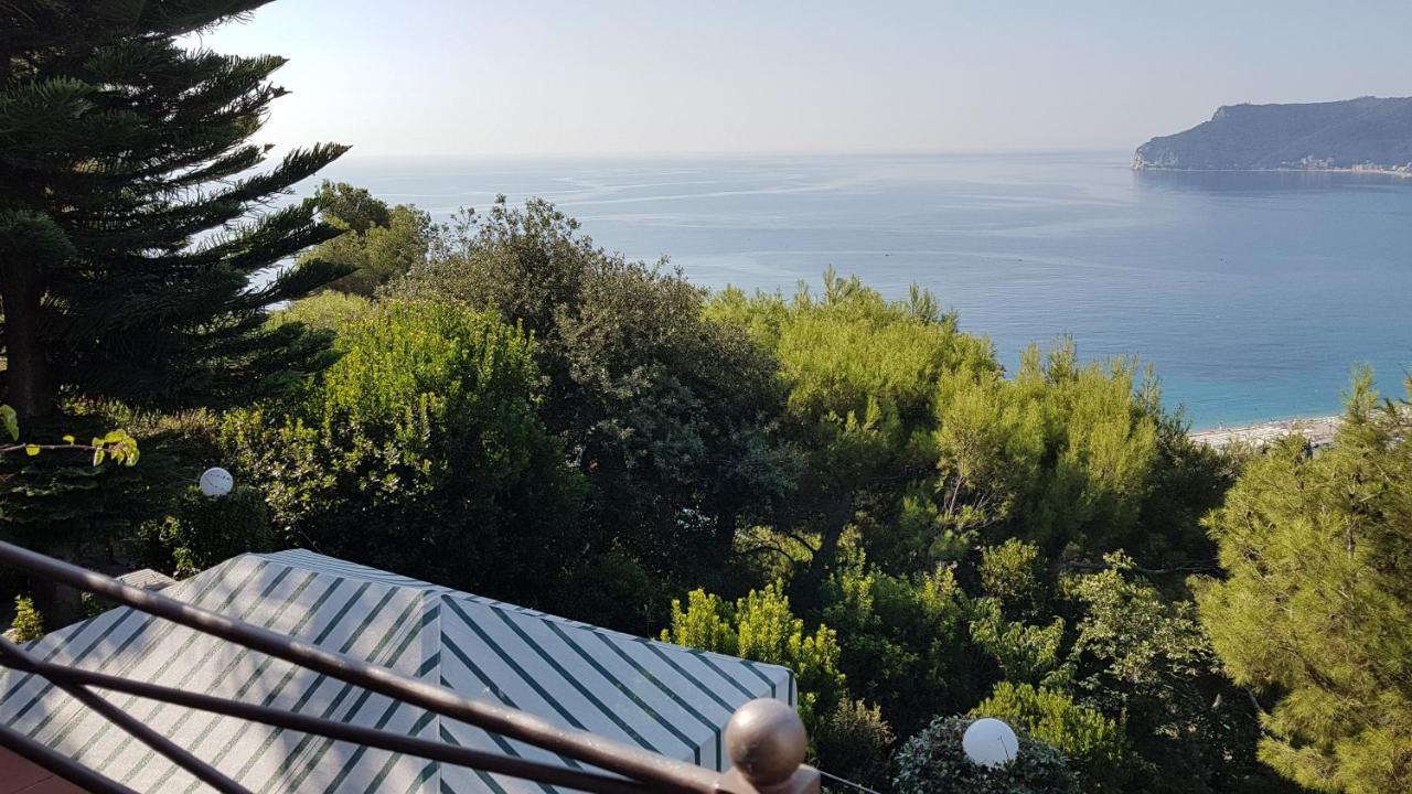 Le Terre Del Drago Apartment Bergeggi Buitenkant foto